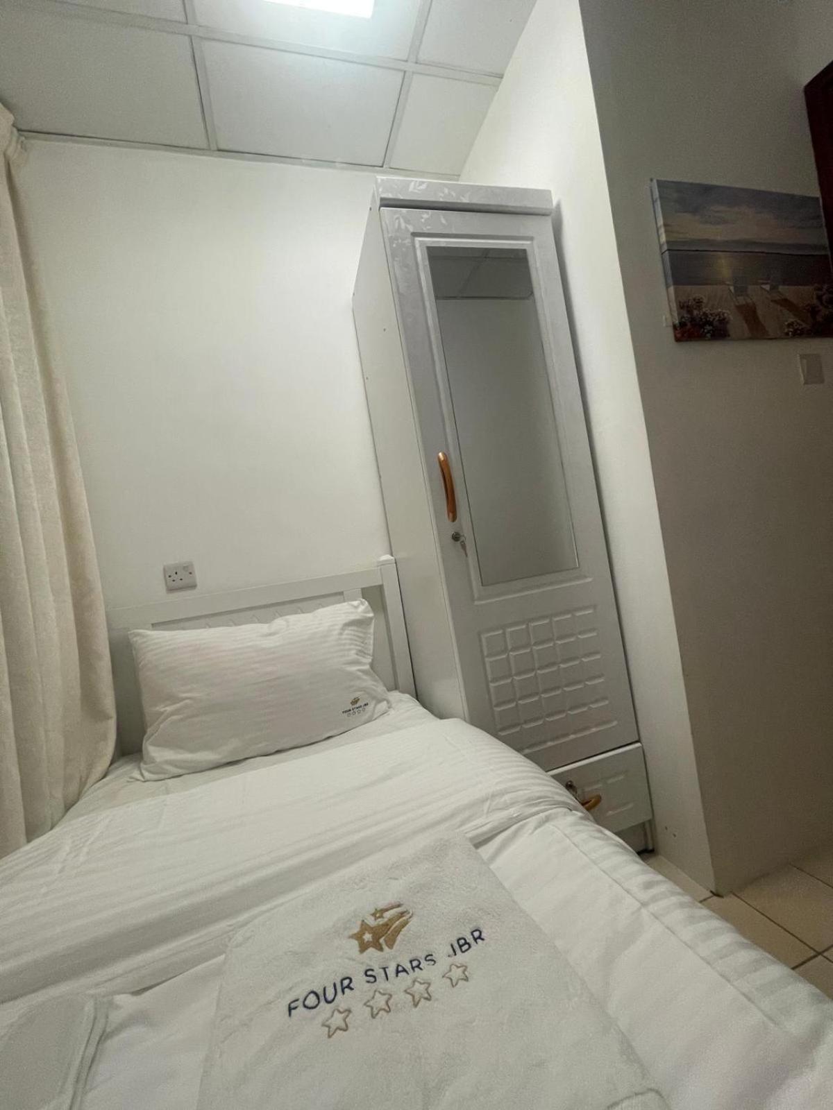 Hotel Four Stars Dubai Marina Jbr Extérieur photo